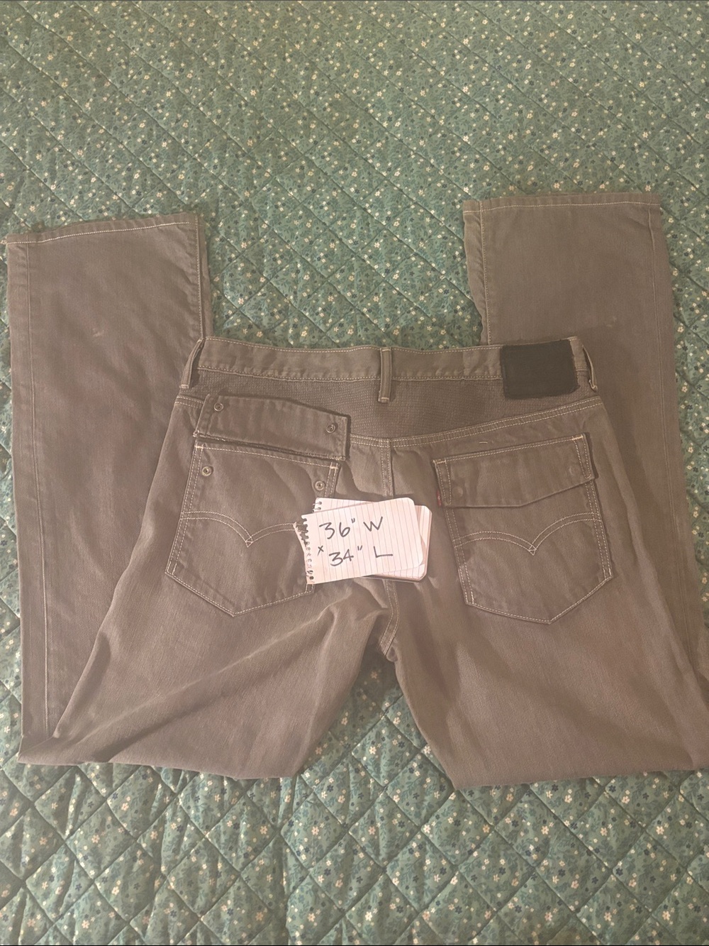 Men's Straight-Leg Jeans in Gray - Classic Everyday Style